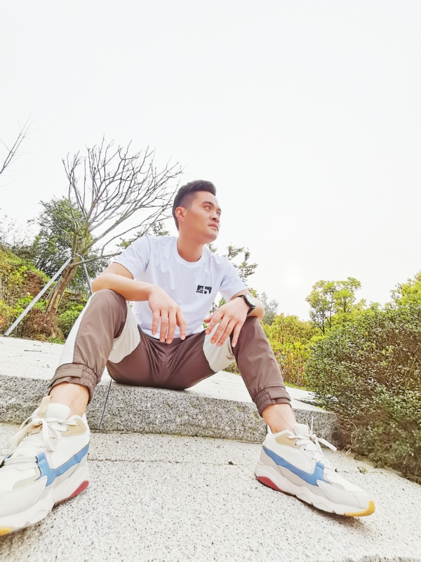 一个人，干净利落的第一张照片--福建蓝颜知己交友网