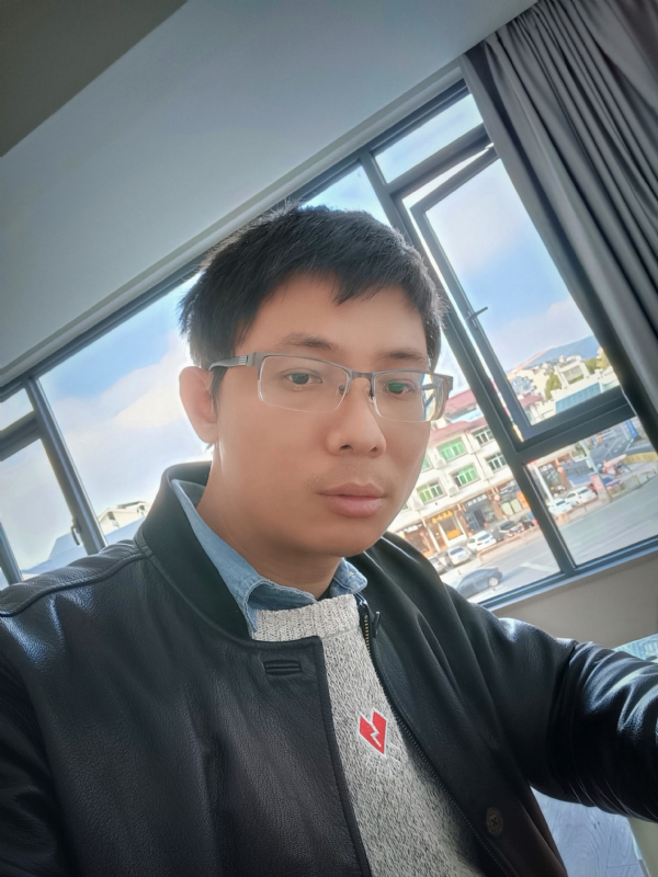 也许只是缺少一个拥抱的第二张照片--福建蓝颜知己交友网