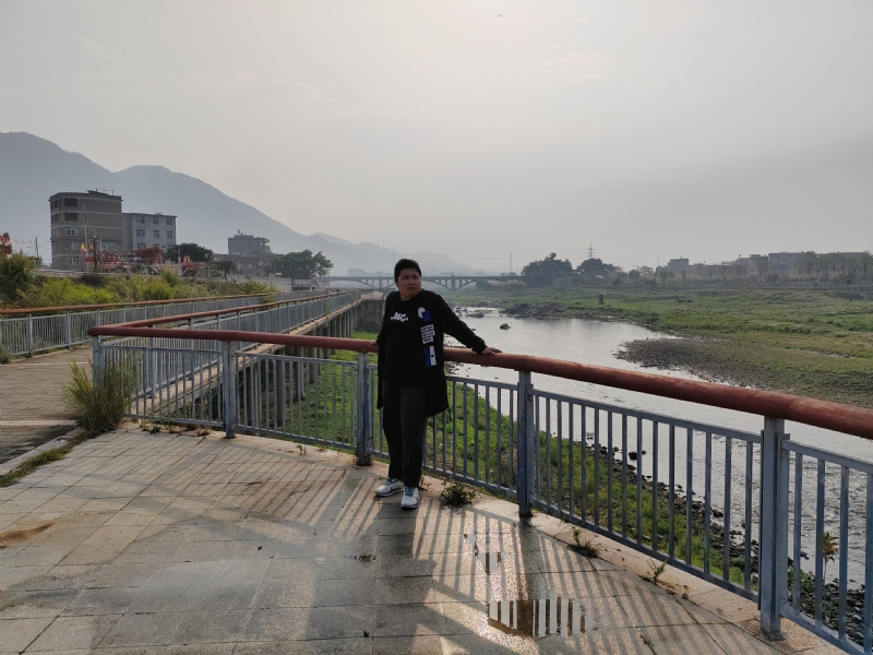 笑看蓝天的第一张照片--福建蓝颜知己交友网